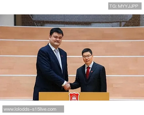 骑士队向姚明发出报价引发球迷热议未来合作可能性